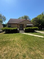 2625 Seneca St in Flint, MI - Building Photo