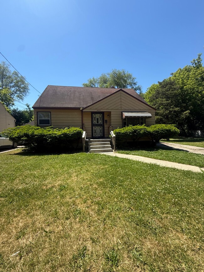 property at 2625 Seneca St