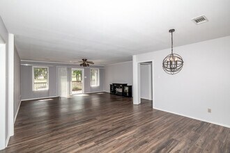 8 Ochavo Way in Hot Springs, AR - Building Photo - Building Photo