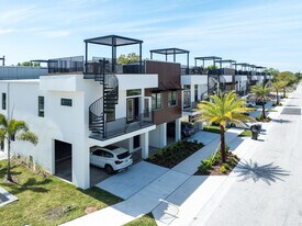 Terraces at 87th in St. Petersburg, FL - Building Photo