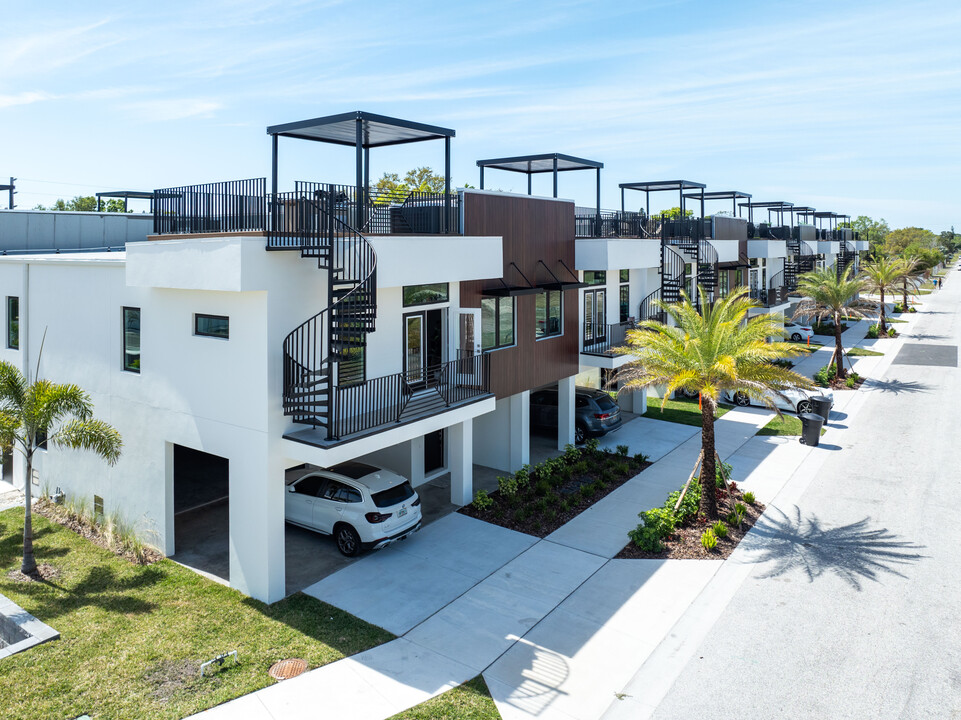 Terraces at 87th in St. Petersburg, FL - Building Photo