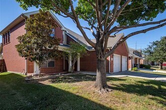 15521 Landing Creek Ln in Roanoke, TX - Building Photo - Building Photo