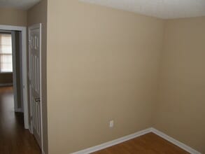 168 Dunbar Ln, Unit TRIPLEX in Richmond, KY - Foto de edificio - Building Photo
