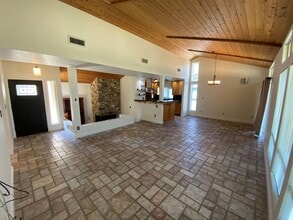 17130 Advantage Pointe Ct in Bakersfield, CA - Building Photo - Building Photo