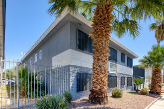 Sunrise Apartments in Las Vegas, NV - Building Photo - Building Photo