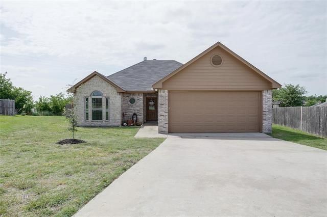 1860 Pheasant Dr in Weatherford, TX - Building Photo