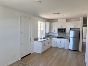 30284 Truckee Cir in Menifee, CA - Building Photo - Building Photo