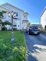 18 Sorrel Dr in St John's, NL - Building Photo