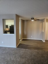 Meadow Ridge in West Des Moines, IA - Building Photo - Building Photo