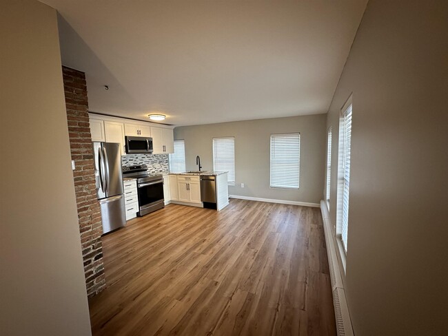 36 Belknap St-Unit -C in Dover, NH - Building Photo - Building Photo