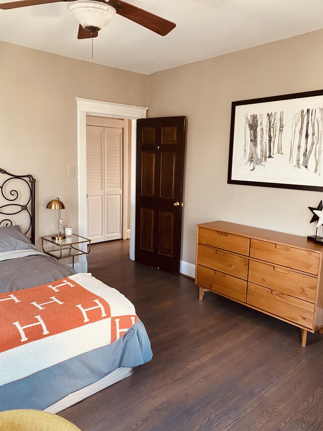 2410 20th St NW, Unit 301 in Washington, DC - Foto de edificio - Building Photo