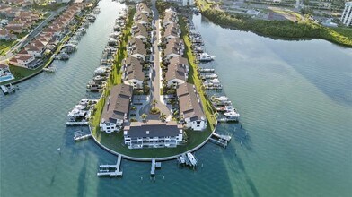 150 Marina Del Rey Ct in Clearwater, FL - Building Photo - Building Photo