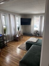 1 Fowell Ave, Unit 1 in Nashua, NH - Foto de edificio - Building Photo