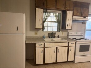 1214 Desvoignes Rd in Denison, TX - Building Photo - Building Photo