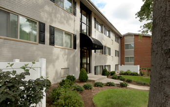 The Milano in Oxon Hill, MD - Building Photo - Building Photo