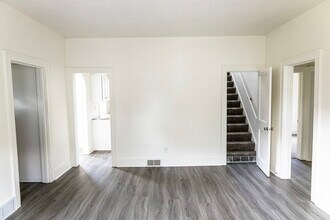 1104 S Main Ave in Sioux Falls, SD - Building Photo - Building Photo