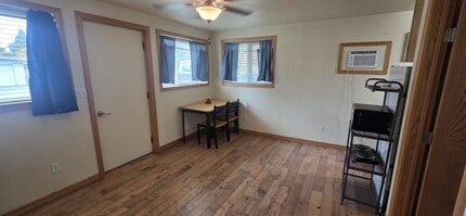 1150 E Jackson St in Mountain Home, ID - Building Photo - Building Photo