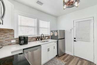 805 4th Ave N in St. Petersburg, FL - Building Photo - Building Photo