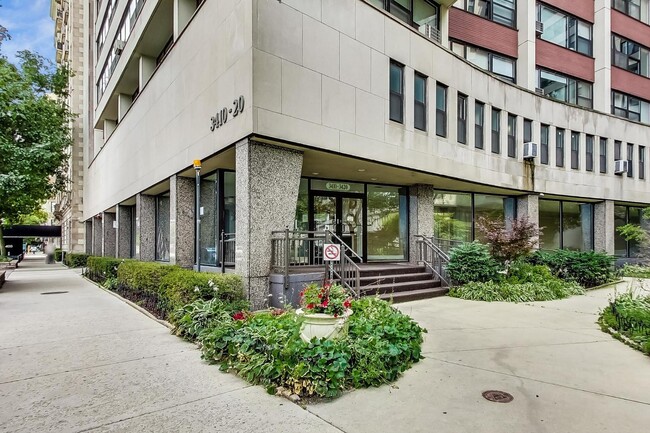 3410 N Lake Shore Dr, Unit 6D in Chicago, IL - Building Photo - Building Photo