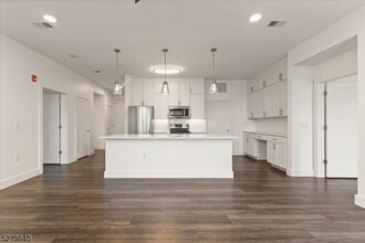 450 Springfield Ave in Summit, NJ - Building Photo - Building Photo