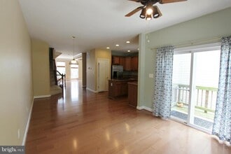 8170 McCauley Way in Lorton, VA - Building Photo - Building Photo