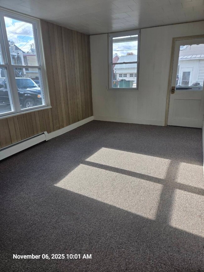 15 N Richmond St in Fleetwood, PA - Building Photo - Building Photo