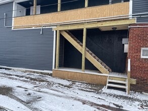 1438 E 45th St, Unit 1 in Cleveland, OH - Building Photo - Building Photo