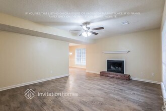 220 Rosewood Dr in Mcdonough, GA - Foto de edificio - Building Photo