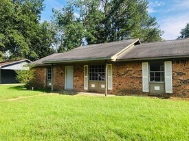 2661 Green Tee Rd in Tupelo, MS - Building Photo
