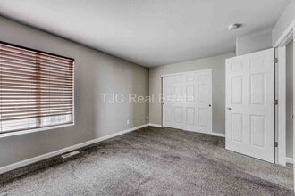 20390 E 40th Ave in Denver, CO - Building Photo - Building Photo