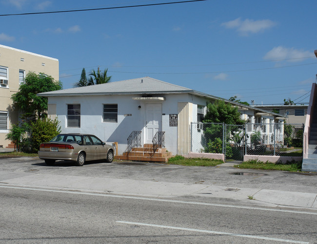 2025 SW 7th St in Miami, FL - Building Photo - Building Photo