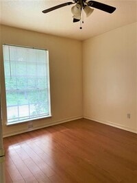 3123 Village Woods Dr photo'