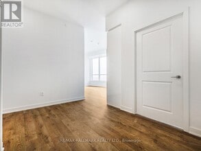 30-2530 Upper Mall Wy in Vaughan, ON - Building Photo - Building Photo