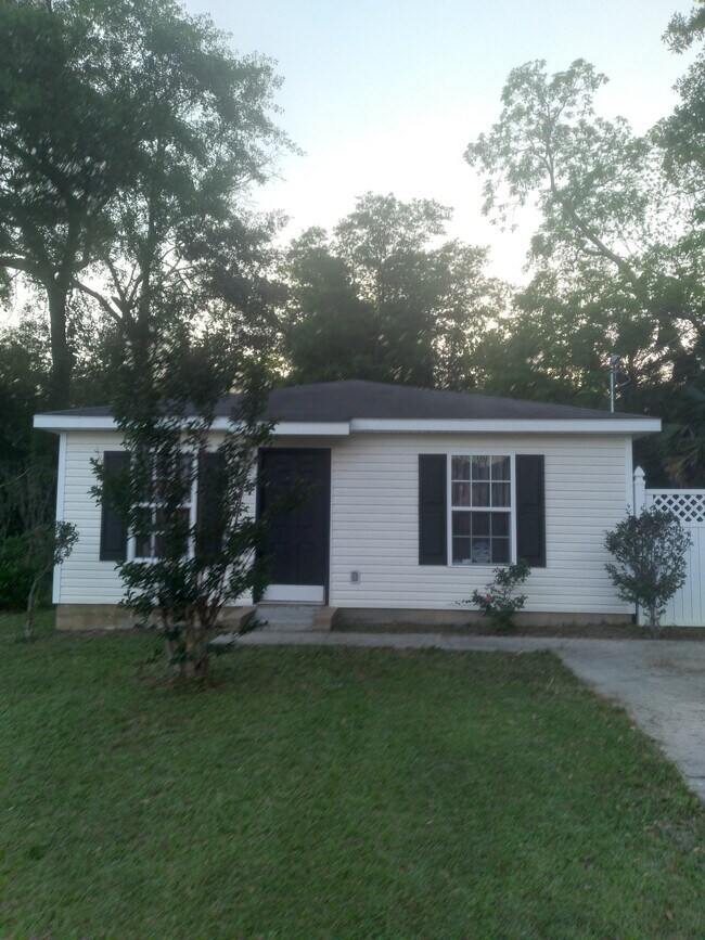 305 N College St Rentals in Dothan, AL