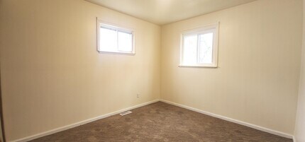 952 Hunter Ave in Ypsilanti, MI - Building Photo - Building Photo