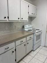 348 S Federal Hwy in Dania Beach, FL - Building Photo - Building Photo