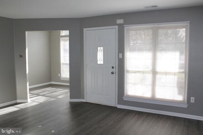 1711 Foxmeadow Cir in Royersford, PA - Foto de edificio - Building Photo