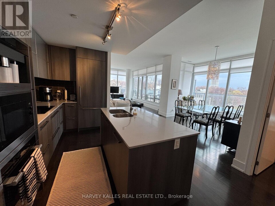 170-170 Avenue Rd in Toronto, ON - Building Photo