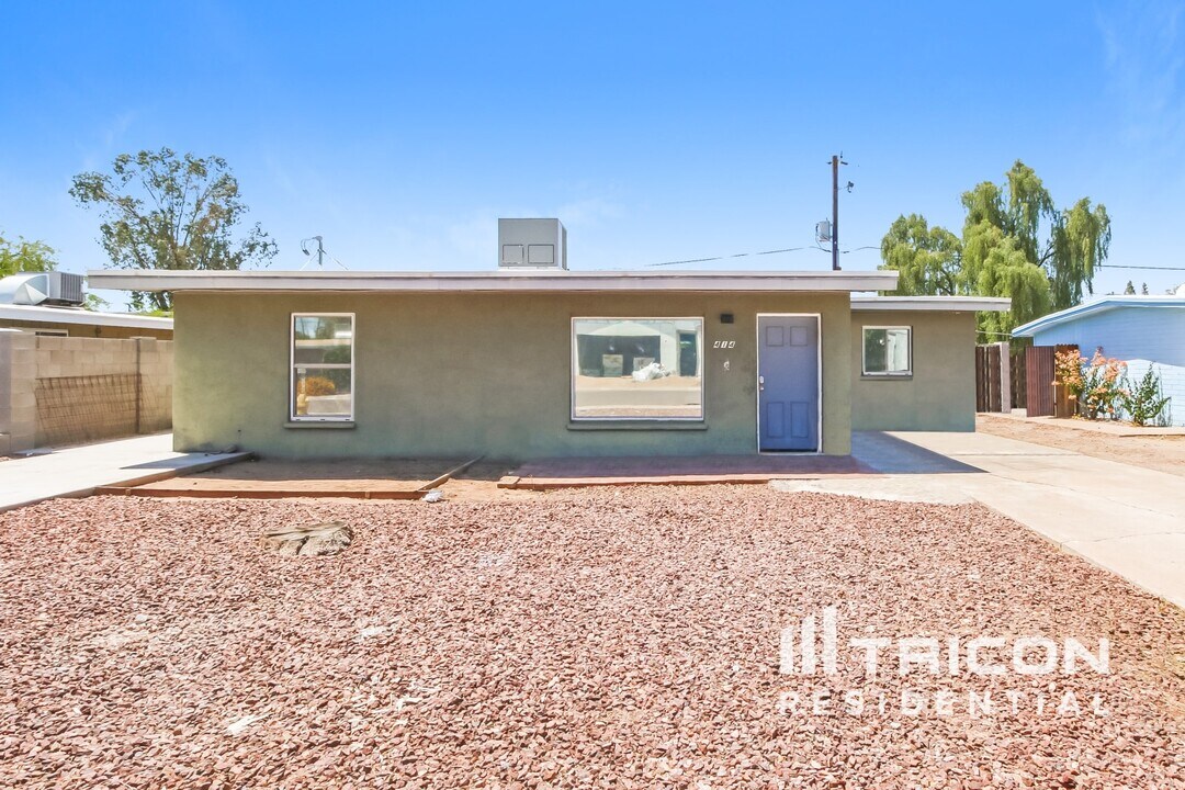 414 S Robert Rd in Tempe, AZ - Building Photo