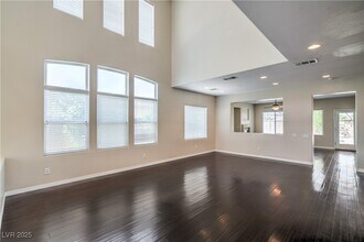 2464 Sturrock Dr in Henderson, NV - Building Photo - Building Photo