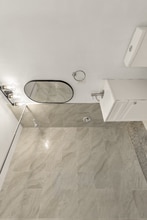 1428 A St SE, Unit Apt 3 in Washington, DC - Foto de edificio - Building Photo