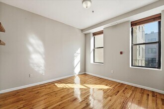 129 Willow Ave in Hoboken, NJ - Building Photo - Building Photo