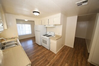 Thunderbird in Sunnyvale, CA - Foto de edificio - Interior Photo