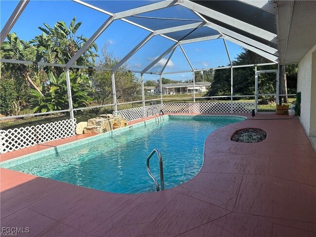 property at 701 Arianne Ct