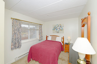 J.E. Furnished Apartments of Quincy in Quincy, MA - Building Photo - Interior Photo