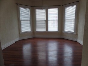 3710 Avenue O 1/2 in Galveston, TX - Foto de edificio - Building Photo