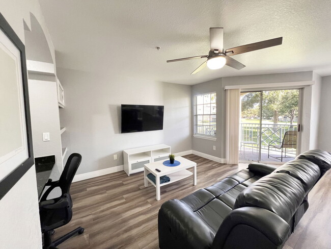 7280 Westpointe Blvd in Orlando, FL - Building Photo - Building Photo