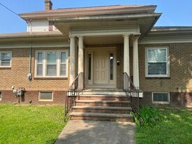 2226 Sunset Ave in Utica, NY - Building Photo