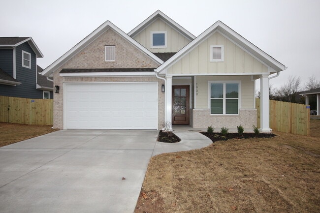 property at 1900 W Saddlebrook Ln