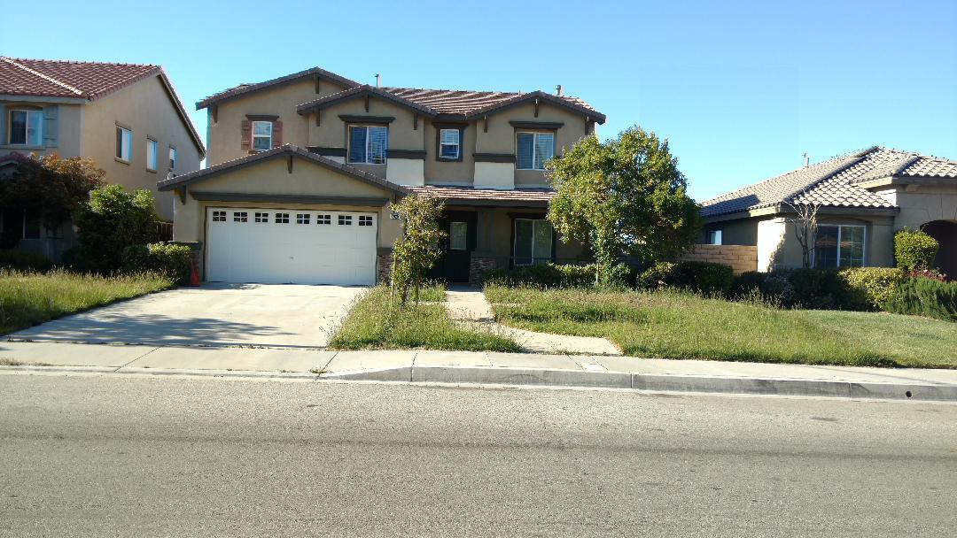 2825 E Avenue S12 in Palmdale, CA - Building Photo